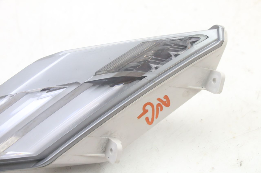 photo de LEWY PRZEDNI KIERUNKOWSKAZ PEUGEOT TWEET 4T 50 (2023 - 2025) - Zoom stanu zużycia