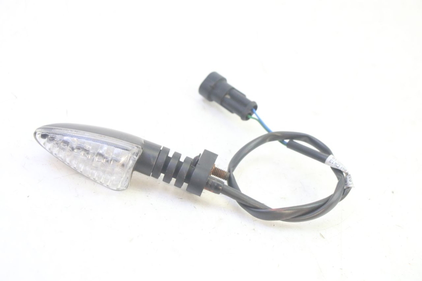 photo de KIERUNKOWSKAZ PRZEDNI LEWY LIGIER PULSE 3 1 (2014 - 2020) - Widok główny