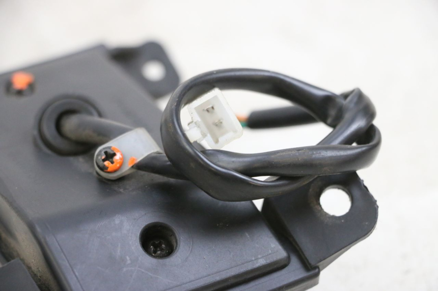 photo de LEWY PRZEDNI KIERUNKOWSKAZ EFUN PUSA 1 - Zoom stanu zużycia