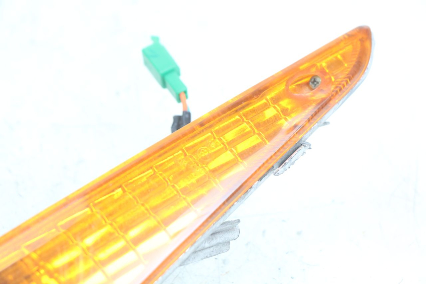 photo de LEWY PRZEDNI KIERUNKOWSKAZ HONDA SCV LEAD 100 (2003 - 2007) - Inny kąt widzenia