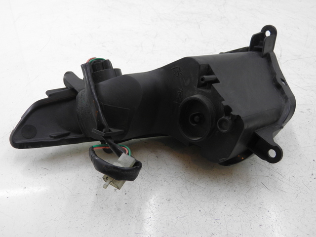 photo de KIERUNKOWSKAZ PRZEDNI LEWY SYM GTS 125 (2005 - 2008) - Inny kąt widzenia
