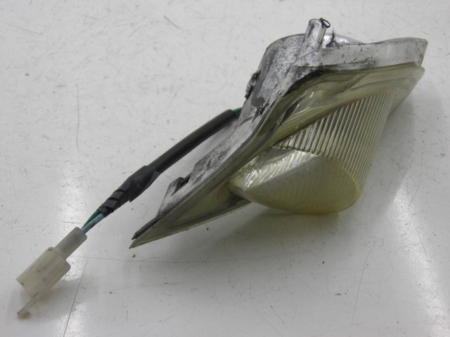 photo de KIERUNKOWSKAZ PRZEDNI LEWY SYM MIO 50 (2005 - 2010) - Zbliżenie techniczne