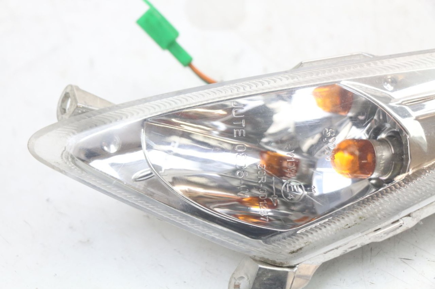 photo de KIERUNKOWSKAZ PRZEDNI LEWY SYM ORBIT 2 4T 50 (2018 - 2022) - Szczegół części