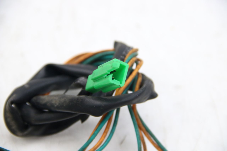 photo de KIERUNKOWSKAZ PRZEDNI LEWY PEUGEOT TWEET 4T 50 (2010 - 2014) - Zbliżenie techniczne