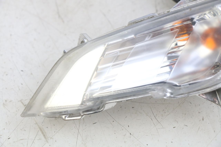 photo de KIERUNKOWSKAZ PRZEDNI LEWY PEUGEOT TWEET 4T 50 (2018 - 2022) - Inny kąt widzenia