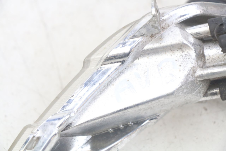 photo de KIERUNKOWSKAZ PRZEDNI LEWY PEUGEOT TWEET 4T 50 (2018 - 2022) - Zbliżenie techniczne