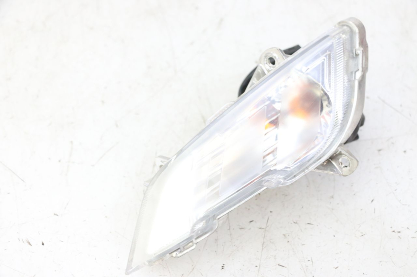 photo de LEWY PRZEDNI KIERUNKOWSKAZ PEUGEOT TWEET PRO CARGO 50 (2018 - 2022) - Oznaczenia i referencje