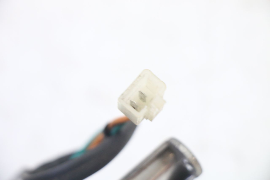 photo de KIERUNKOWSKAZ PRZEDNI LEWY PEUGEOT V-CLIC VCLIC 50 (2007 - 2013) - Zbliżenie techniczne