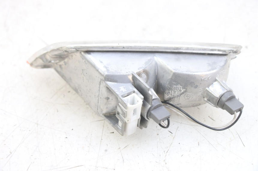 photo de KIERUNKOWSKAZ PRZEDNI LEWY PIAGGIO VESPA GTS SUPER IE 125 (2009 - 2016) - Inny kąt widzenia