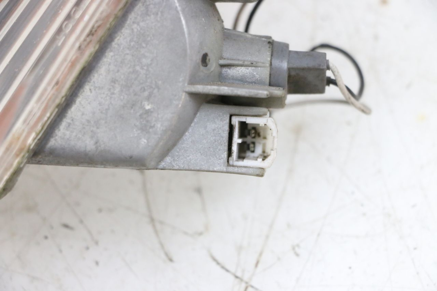 photo de KIERUNKOWSKAZ PRZEDNI LEWY PIAGGIO VESPA GTS SUPER IE 125 (2009 - 2016) - Inny kąt widzenia