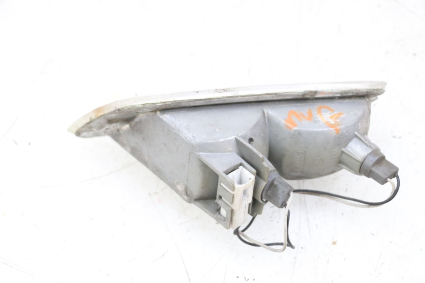 photo de KIERUNKOWSKAZ PRZEDNI LEWY PIAGGIO VESPA GTS SUPER IE 125 (2009 - 2016) - Zbliżenie techniczne