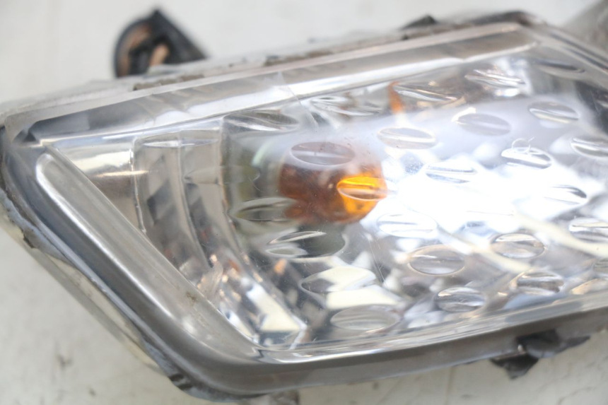 photo de LEWY PRZEDNI KIERUNKOWSKAZ YAMAHA X-MAX XMAX 250 (2006 - 2009) - Zoom stanu zużycia