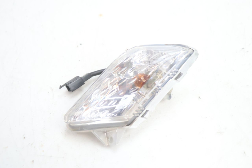 photo de KIERUNKOWSKAZ PRZEDNI LEWY YAMAHA XMAX X-MAX 125 (2006 - 2009) - Szczegół części