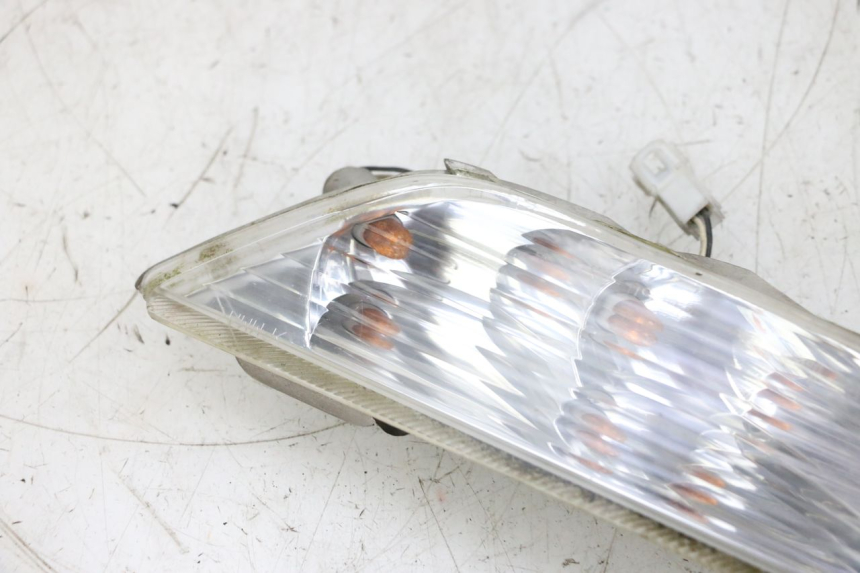 photo de KIERUNKOWSKAZ PRZEDNI LEWY PIAGGIO X8 125 (2004 - 2007) - Szczegół części