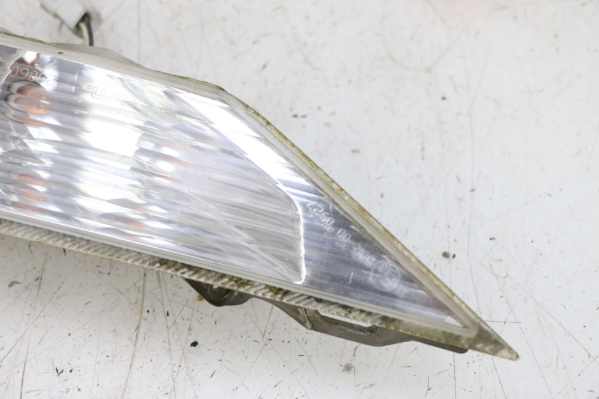 photo de KIERUNKOWSKAZ PRZEDNI LEWY PIAGGIO X8 125 (2004 - 2007) - Zoom stanu zużycia