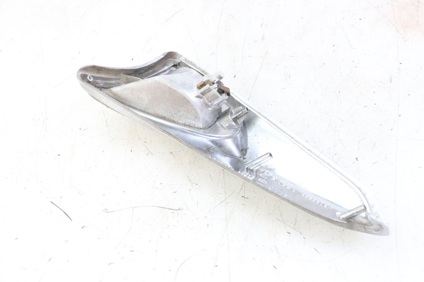 photo de KIERUNKOWSKAZ PRZEDNI LEWY PIAGGIO XEVO - X EVO 125 (2007 - 2017) - Zoom stanu zużycia