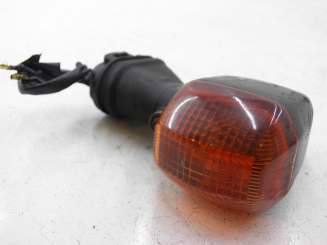 photo de KIERUNKOWSKAZ PRZEDNI LEWY YAMAHA FZS FAZER 1000 (2003 - 2005) - Szczegół części