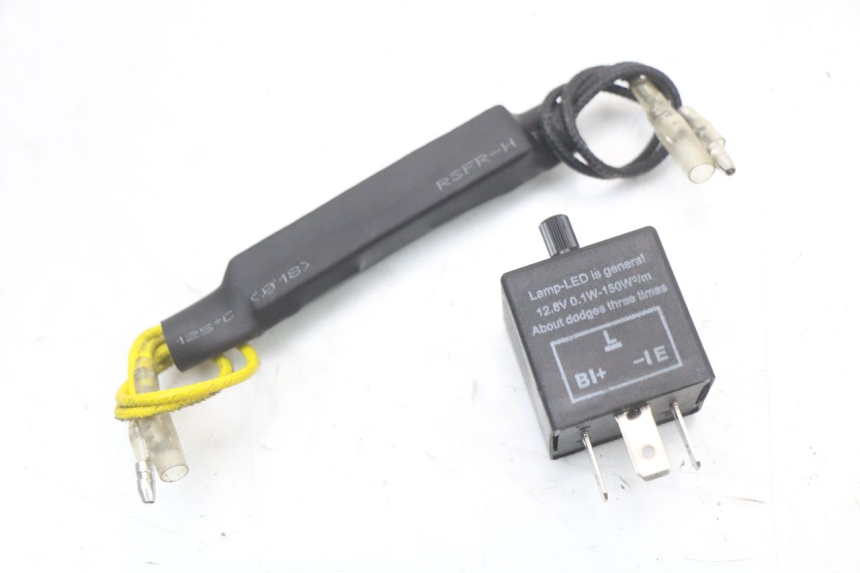 photo de KIERUNKOWSKAZ PRZEDNI HYOSUNG GTR 125 (2006 - 2008) - Zbliżenie techniczne