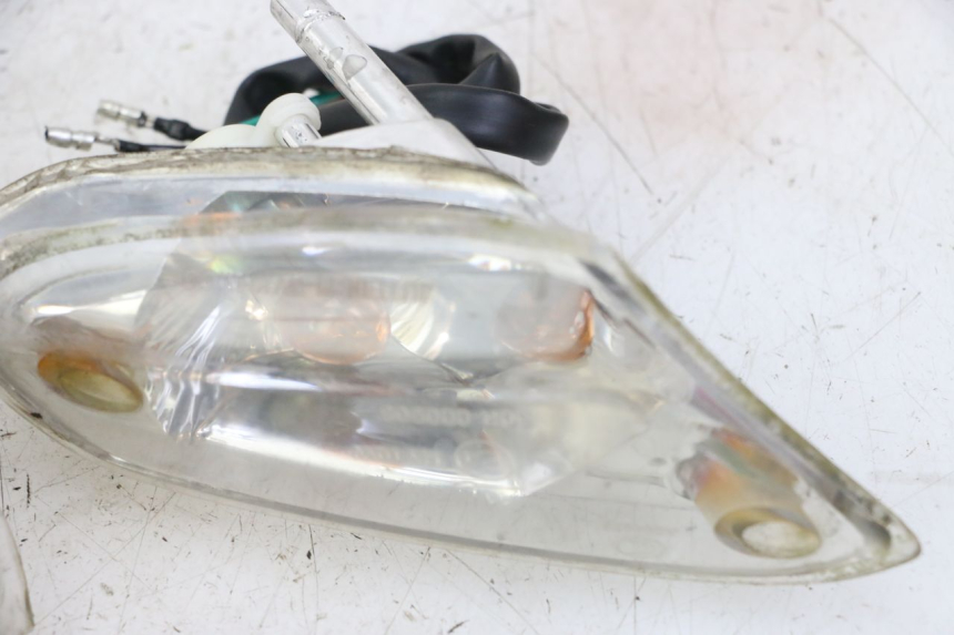 photo de KIERUNKOWSKAZ PRZEDNI KYMCO AGILITY 4T 50 (2018 - 2022) - Inny kąt widzenia