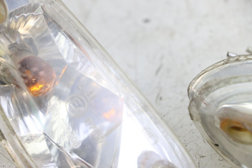 photo de KIERUNKOWSKAZ PRZEDNI KYMCO AGILITY 4T 50 (2018 - 2022) - Zbliżenie techniczne