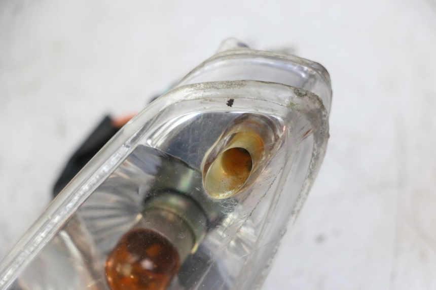 photo de KIERUNKOWSKAZ PRZEDNI KYMCO AGILITY 4T 50 (2018 - 2022) - Stan powierzchni