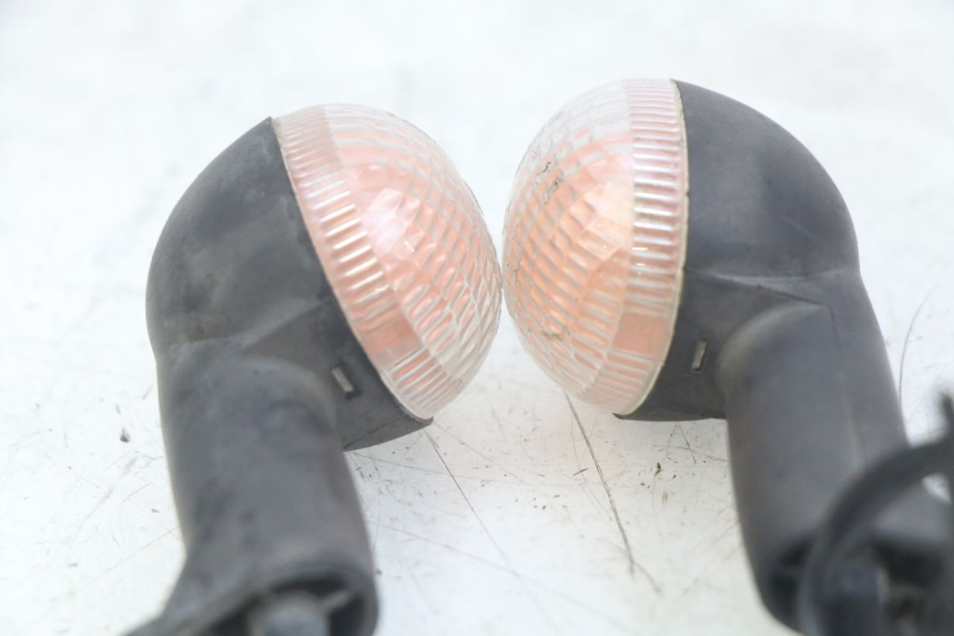 photo de KIERUNKOWSKAZ PRZEDNI PEUGEOT LUDIX 50 (2005 - 2007) - Zoom stanu zużycia