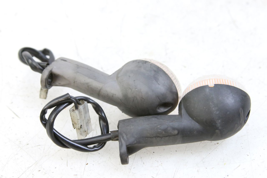 photo de KIERUNKOWSKAZ PRZEDNI PEUGEOT LUDIX 50 (2005 - 2007) - Zoom stanu zużycia