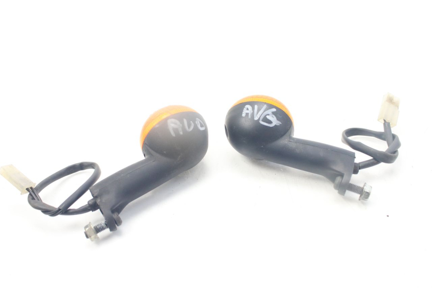 photo de KIERUNKOWSKAZ PRZEDNI PEUGEOT LUDIX SNAKE 2T 50 (2004 - 2014) - Zbliżenie techniczne