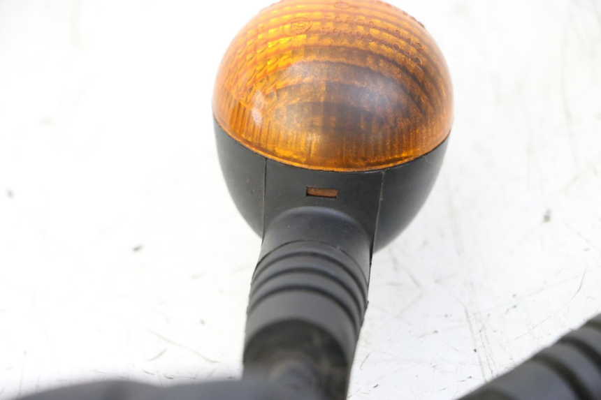 photo de KIERUNKOWSKAZ PRZEDNI PEUGEOT LUDIX 50 (2008 - 2017) - Zbliżenie komponentów