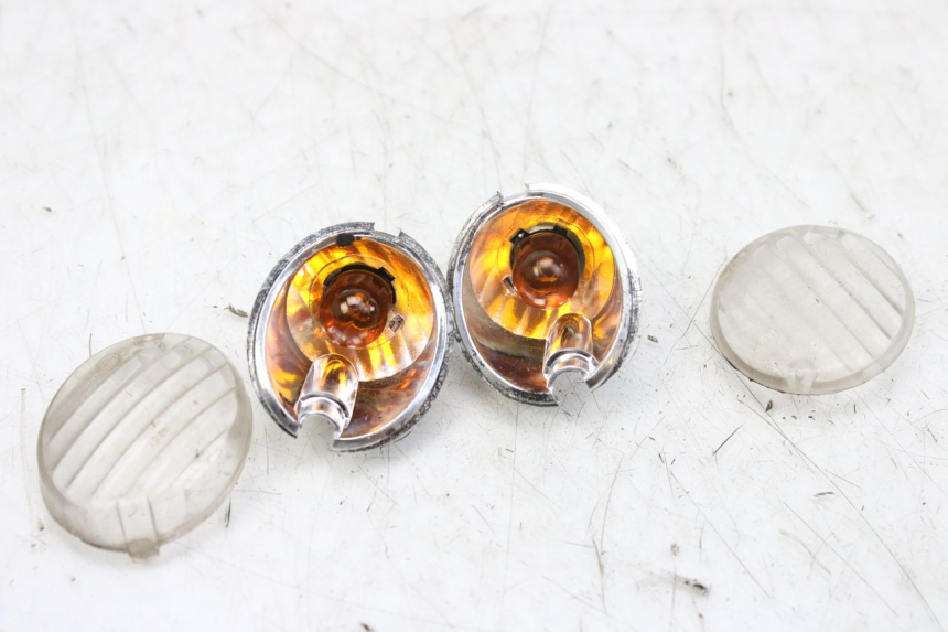 photo de KIERUNKOWSKAZ PRZEDNI APRILIA SCARABEO 100 (2003 - 2012) - Widok główny