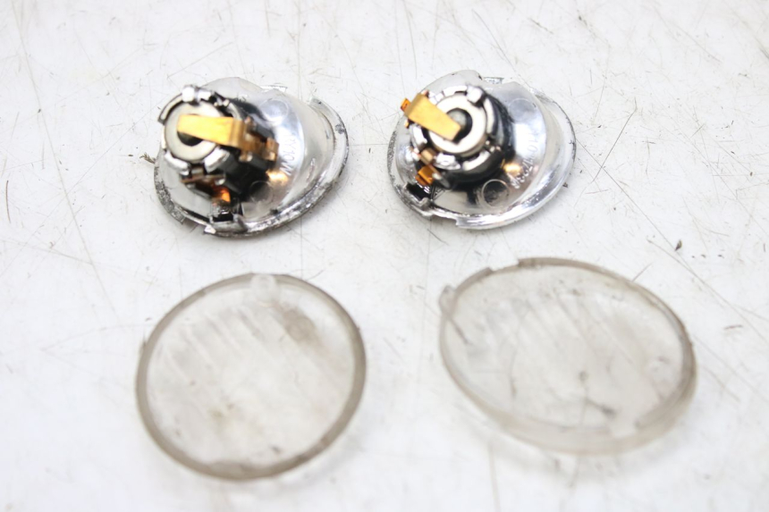 photo de KIERUNKOWSKAZ PRZEDNI APRILIA SCARABEO 100 (2003 - 2012) - Widok ogólny