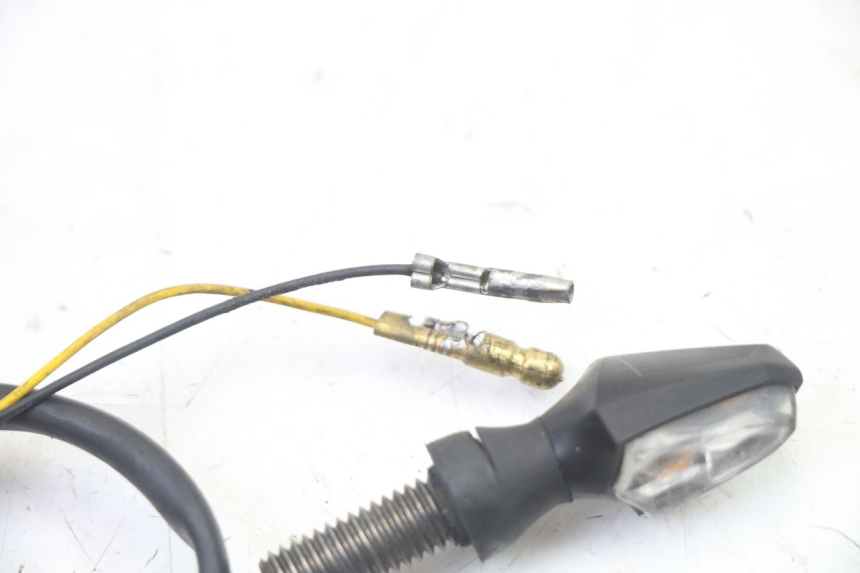 photo de KIERUNKOWSKAZ PRZEDNI SUZUKI SV S 650 (2003 - 2009) - Stan powierzchni