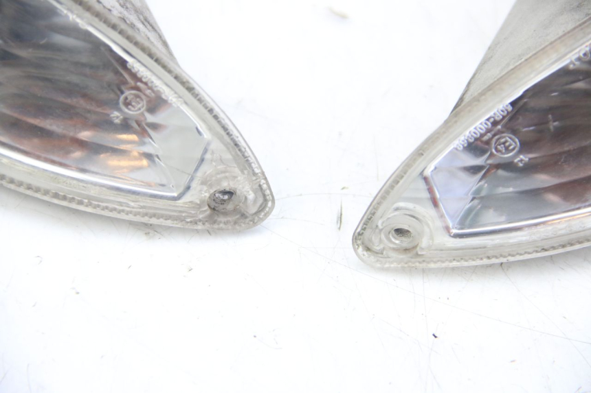 photo de KIERUNKOWSKAZ PRZEDNI PIAGGIO VESPA S 2T 50 (2007 - 2014) - Inny kąt widzenia