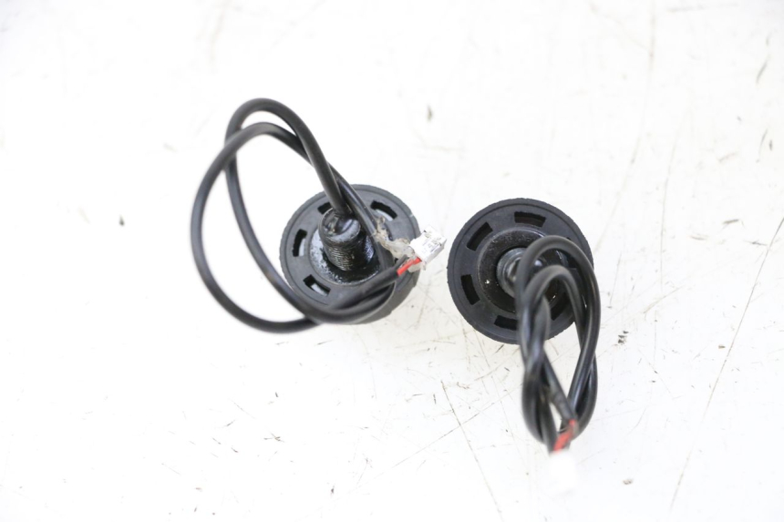 photo de KIERUNKOWSKAZ PRZEDNI DUALTRON VICTOR LIMITED 1 - Zbliżenie techniczne