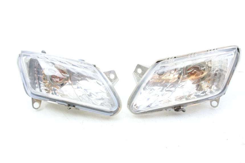 photo de KIERUNKOWSKAZ PRZEDNI YAMAHA XMAX X-MAX 125 (2006 - 2009) - Szczegół części