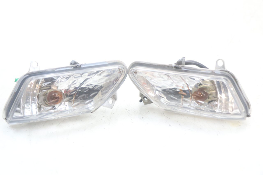 photo de KIERUNKOWSKAZ PRZEDNI YAMAHA XMAX X-MAX 125 (2006 - 2009) - Widok główny