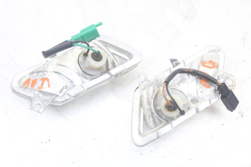 photo de KIERUNKOWSKAZ PRZEDNI YAMAHA XMAX X-MAX 125 (2006 - 2009) - Zoom stanu zużycia