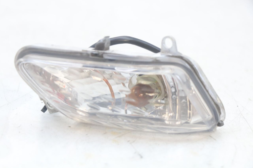 photo de KIERUNKOWSKAZ PRZEDNI YAMAHA XMAX X-MAX 125 (2006 - 2009) - Punkty mocowania