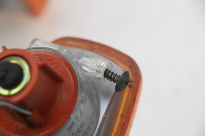 photo de KIERUNKOWSKAZ PRZEDNI SUZUKI XF FREEWIND 650 (1997 - 2003) - Szczegół części