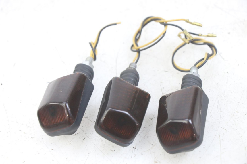 photo de KIERUNKOWSKAZ PRZEDNI YAMAHA XJN DIVERSION 600 (2000 - 2003) - Widok ogólny