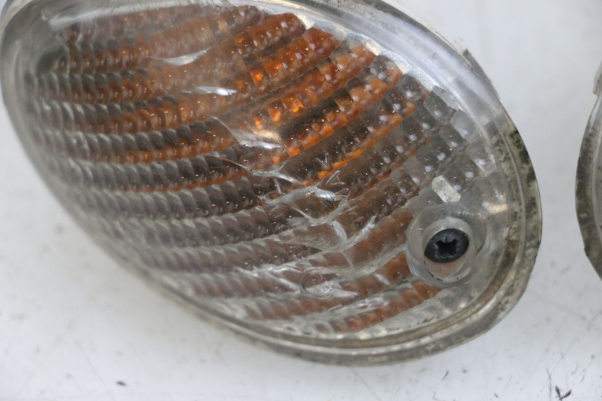 photo de KIERUNKOWSKAZ PRZEDNI YAMAHA YN NEO'S 50 (1997 - 2004) - Punkty mocowania