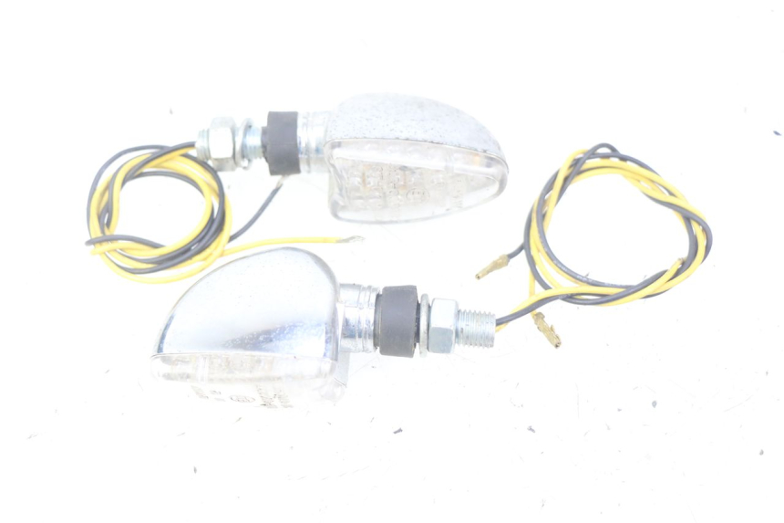 photo de KIERUNKOWSKAZ PRZEDNI KAWASAKI ZEPHYR 1100 ( - 1995) - Szczegół części