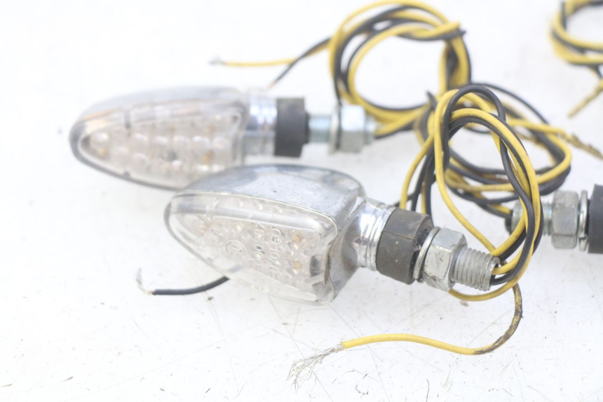 photo de KIERUNKOWSKAZ PRZEDNI KAWASAKI ZEPHYR 1100 ( - 1995) - Widok produktu