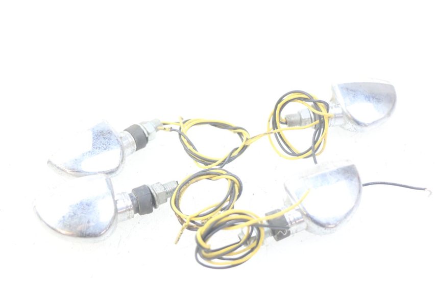 photo de KIERUNKOWSKAZ PRZEDNI KAWASAKI ZEPHYR 1100 ( - 1995) - Zoom stanu zużycia