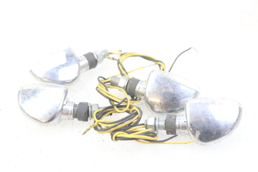 photo de KIERUNKOWSKAZ PRZEDNI KAWASAKI ZEPHYR 1100 ( - 1995) - Część sprawdzona