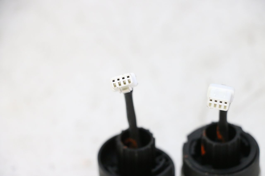 photo de KIERUNKOWSKAZ PRZEDNI SEGWAY NINEBOT ZT3 PRO 1 - Zoom stanu zużycia