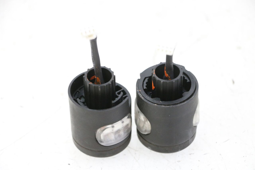 photo de KIERUNKOWSKAZ PRZEDNI SEGWAY NINEBOT ZT3 PRO 1 - Zbliżenie techniczne