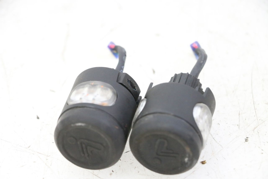 photo de KIERUNKOWSKAZ PRZEDNI SEGWAY NINEBOT ZT3 PRO 1 - Widok ogólny