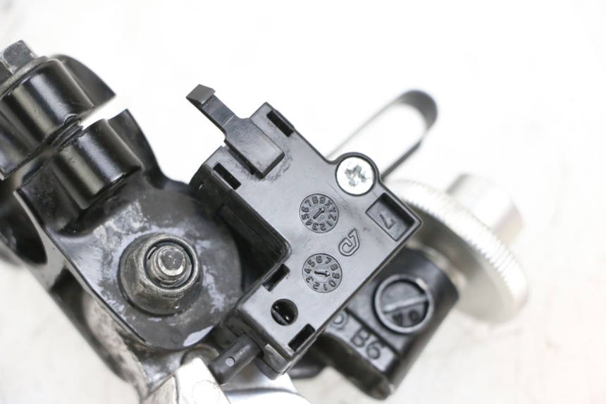 photo de DŹWIGNIA SPRZĘGŁA YAMAHA MT-07 MT07 ABS 700 (2018 - 2020) - Zoom stanu zużycia