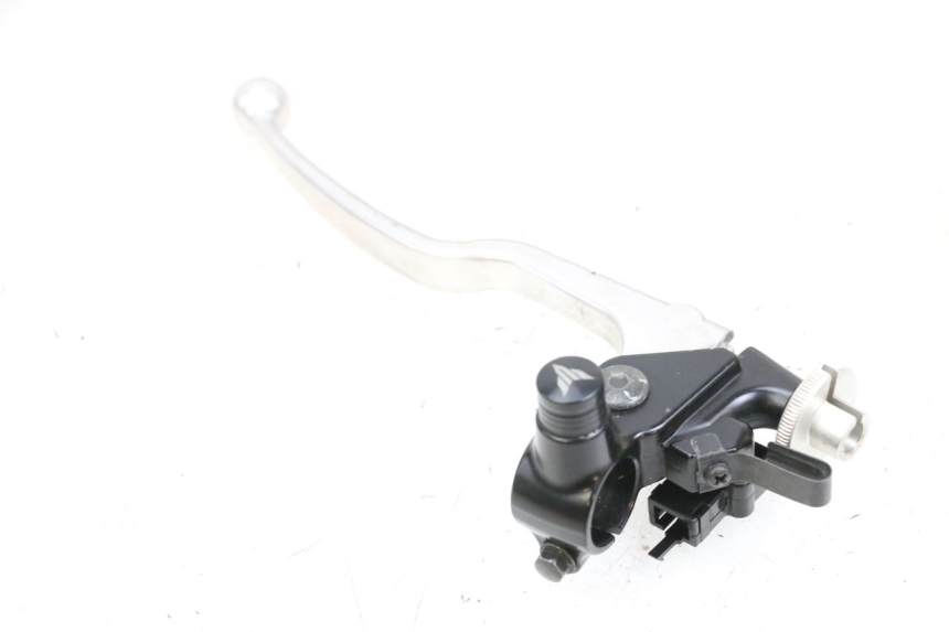 photo de DŹWIGNIA SPRZĘGŁA YAMAHA MT-07 MT07 ABS 700 (2018 - 2020) - Zbliżenie techniczne